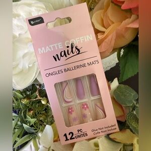 🆕💅🏻 b•pure 12 PIECE MATTE COFFIN FASHION PRESS-ON NAILS. BRAND NEW IN BOX.